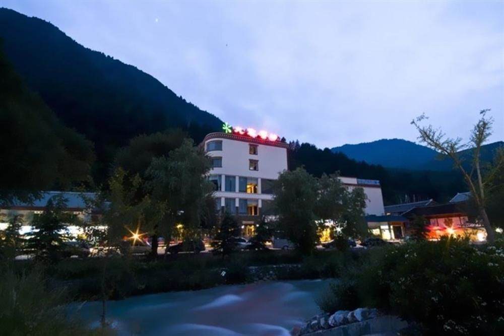 An E Courtyard Hotel Jiu Zhai Gou Branch จิ่วไจ้โกว ภายนอก รูปภาพ